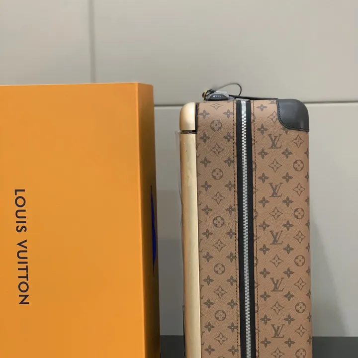 スーパーコピー ルイヴィトン スーツケース