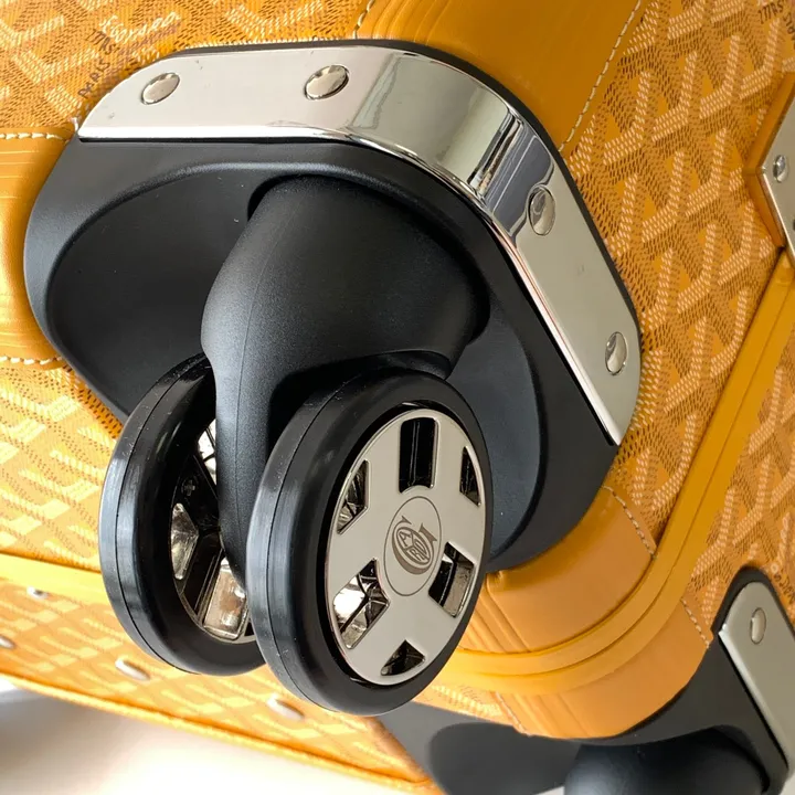 スーパーコピー フェンディ スーツケース