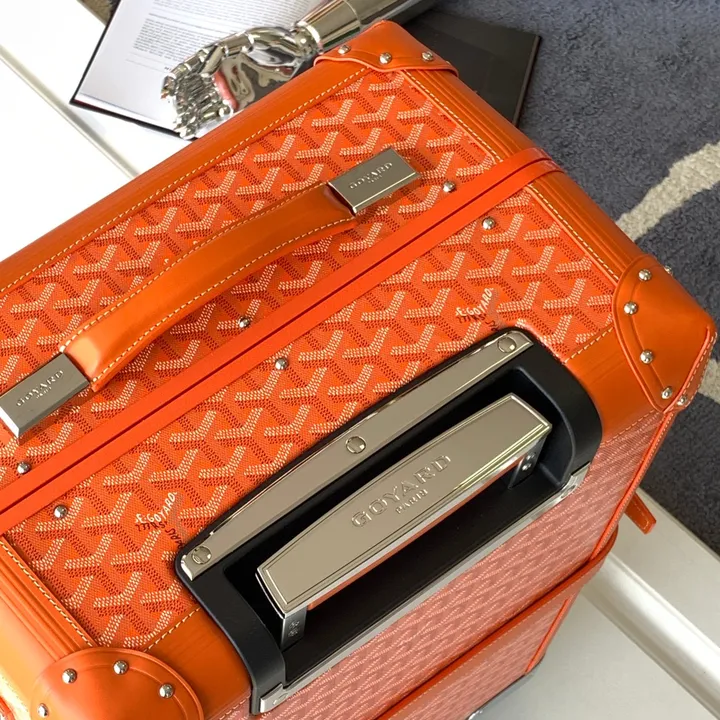 スーパーコピー フェンディ スーツケース