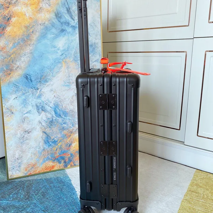 スーパーコピー リモワ スーツケース