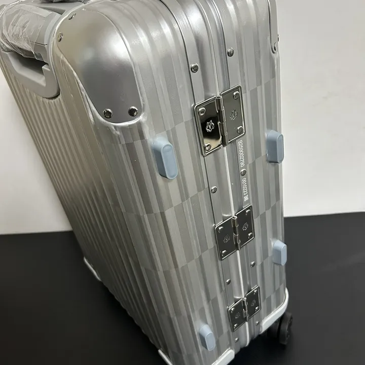 スーパーコピー リモワ スーツケース