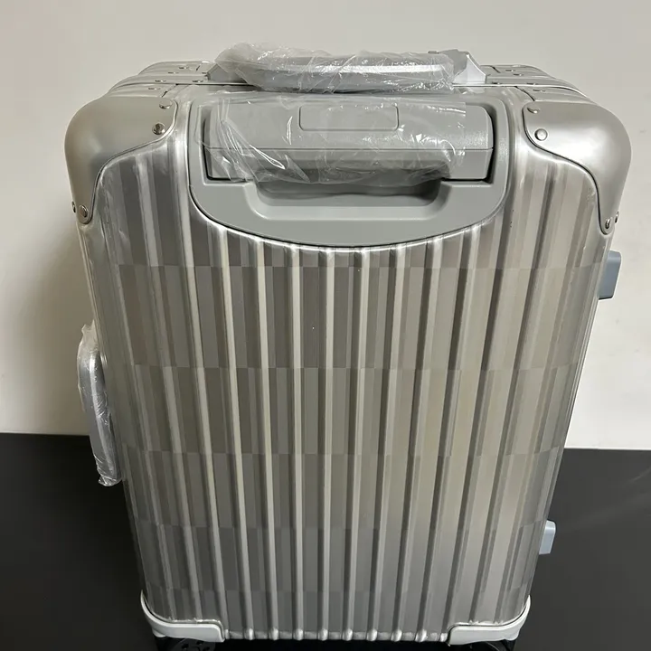 スーパーコピー リモワ スーツケース