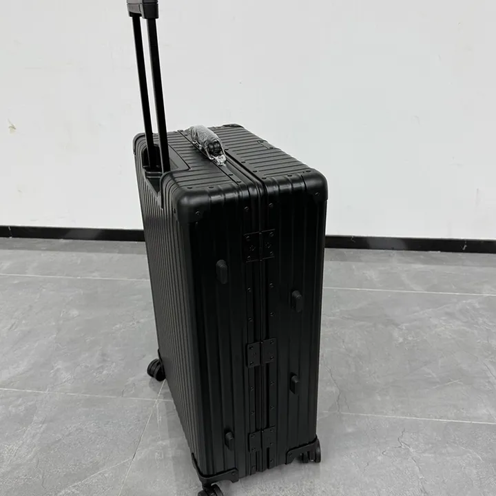 スーパーコピー リモワ スーツケース