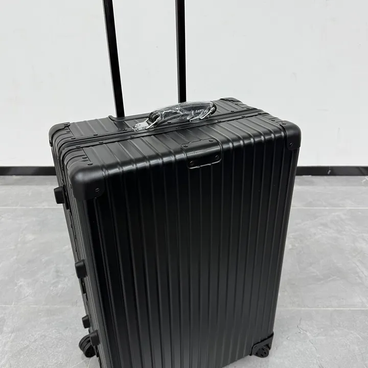 スーパーコピー リモワ スーツケース