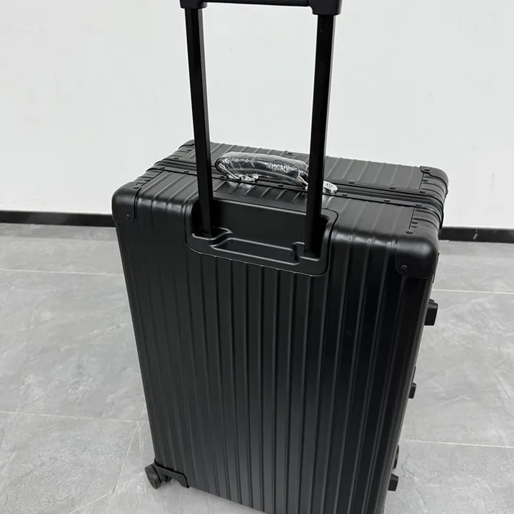 スーパーコピー リモワ スーツケース