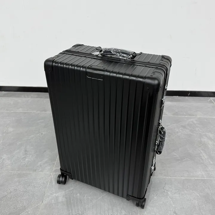 スーパーコピー リモワ スーツケース