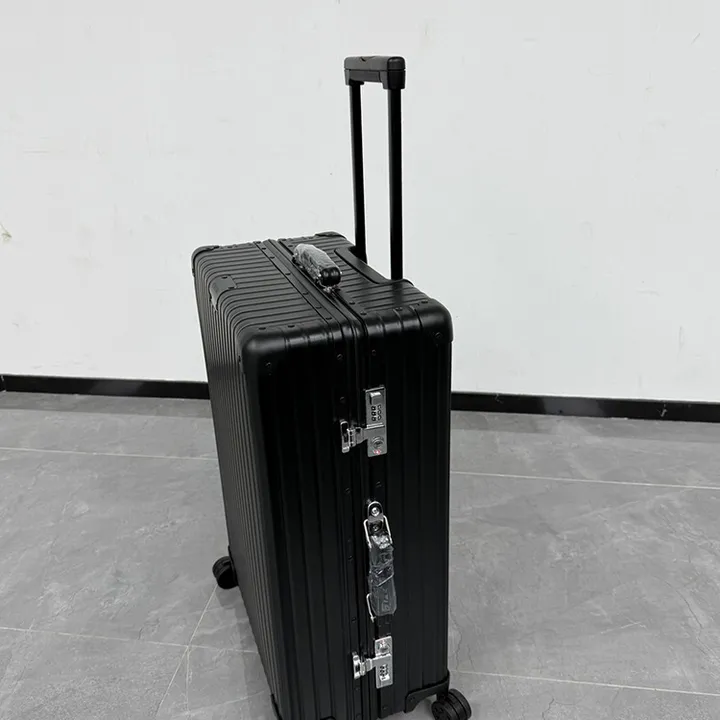 スーパーコピー リモワ スーツケース