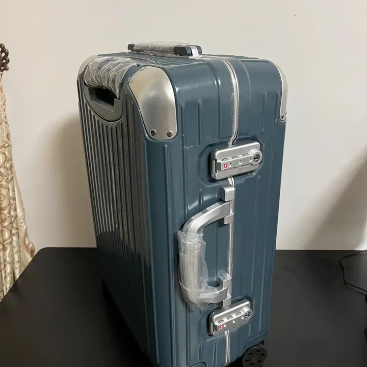 スーパーコピー リモワ スーツケース