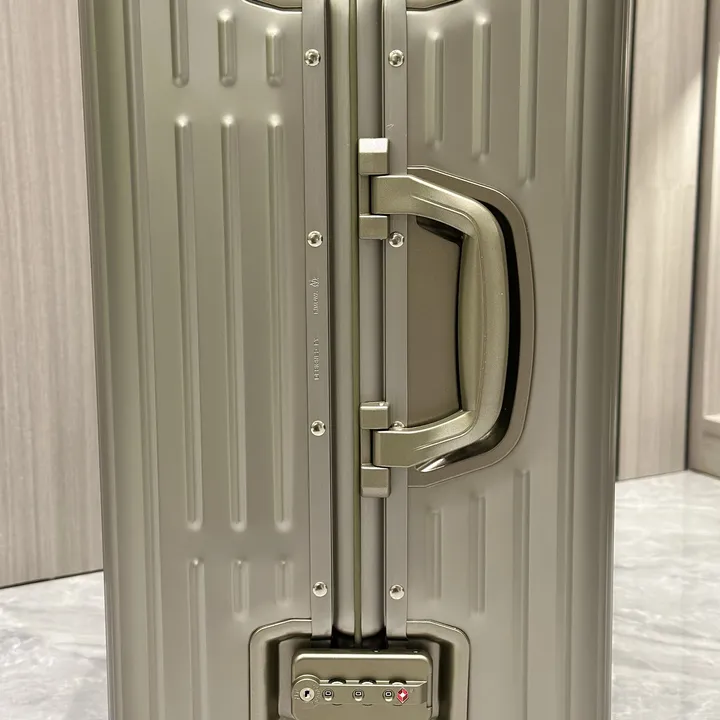 スーパーコピー リモワ スーツケース