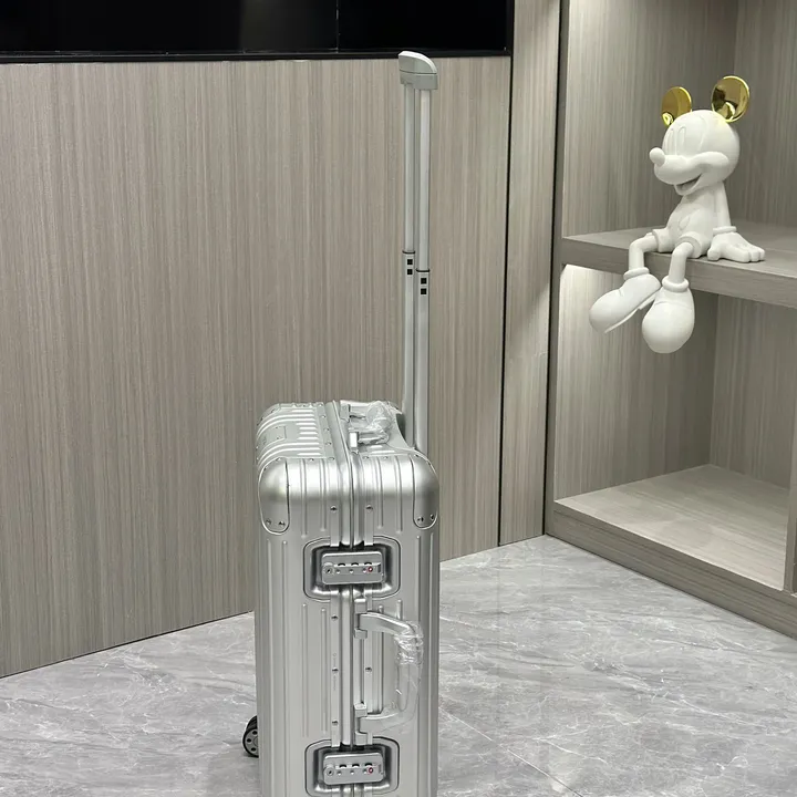 スーパーコピー リモワ スーツケース