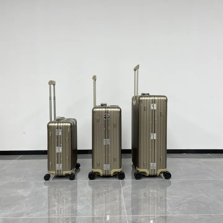 スーパーコピー リモワ スーツケース