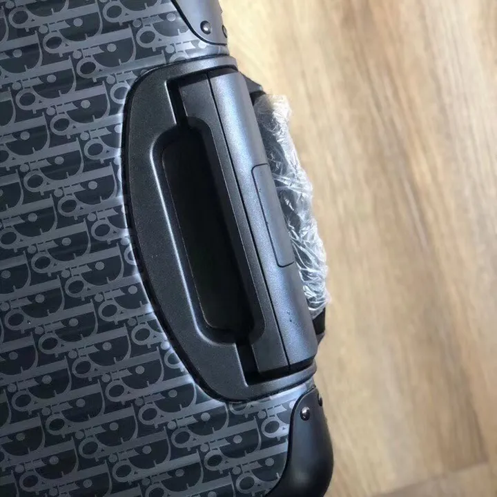 スーパーコピー リモワ スーツケース