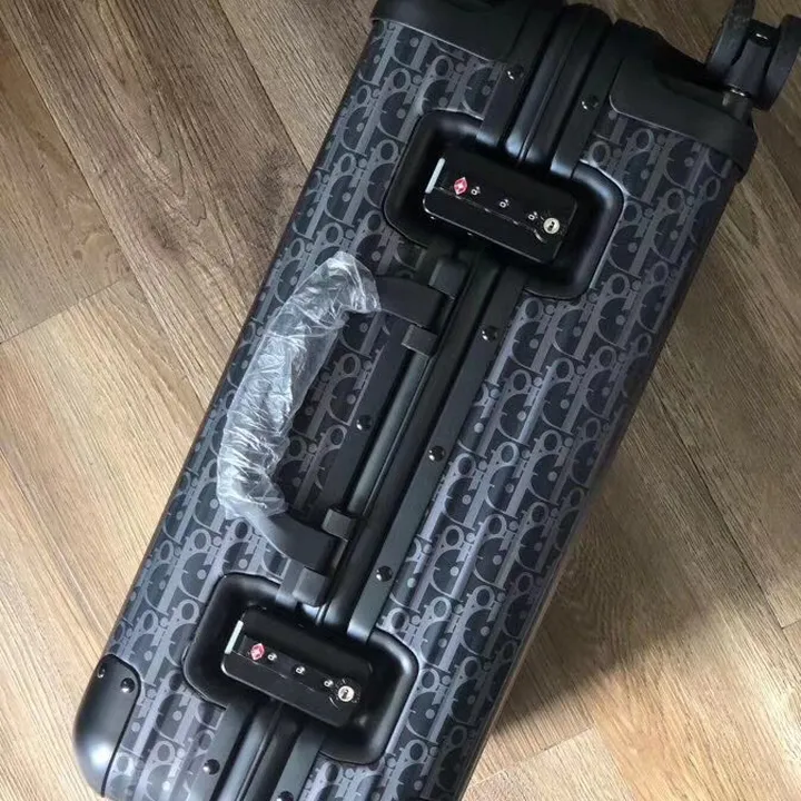 スーパーコピー リモワ スーツケース