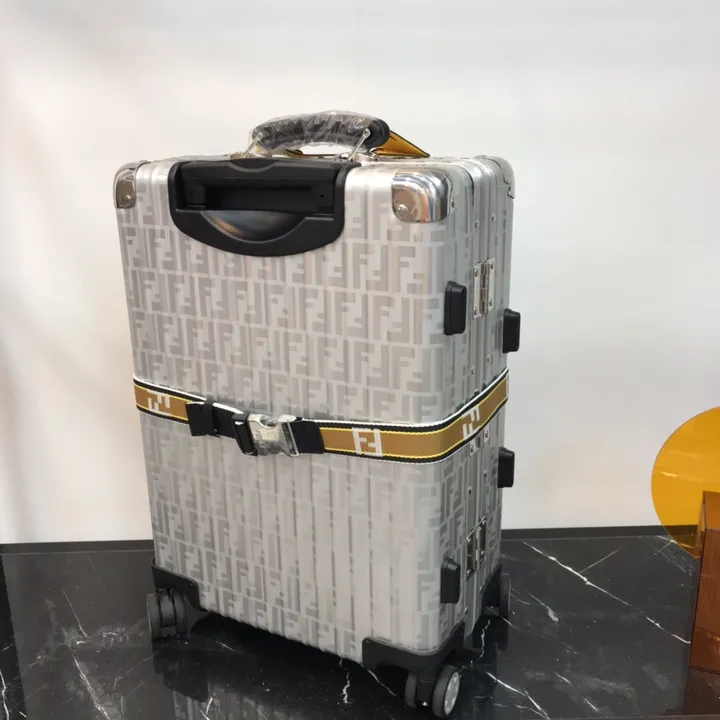 スーパーコピー ディオール スーツケース