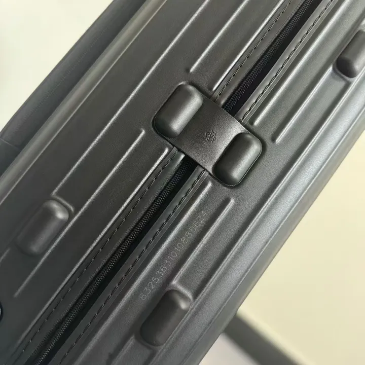 スーパーコピー リモワ スーツケース