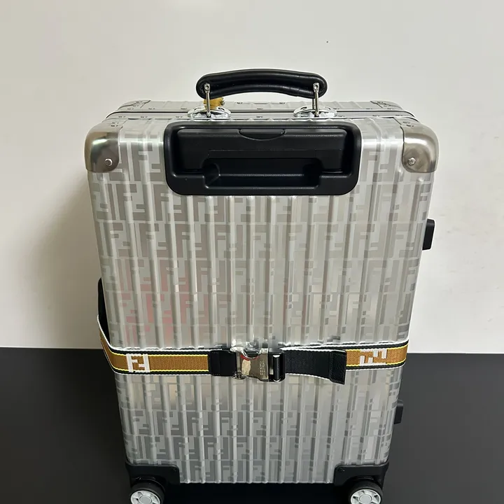 スーパーコピー リモワ スーツケース