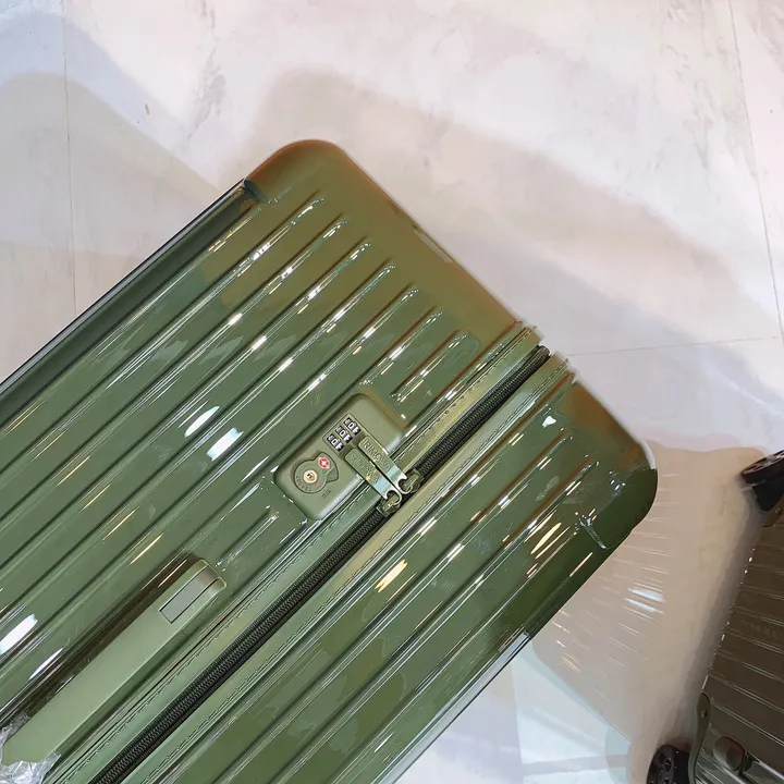 スーパーコピー リモワ スーツケース