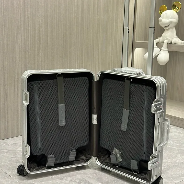 スーパーコピー リモワ スーツケース