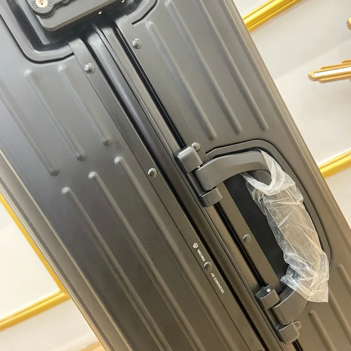 スーパーコピー リモワ スーツケース