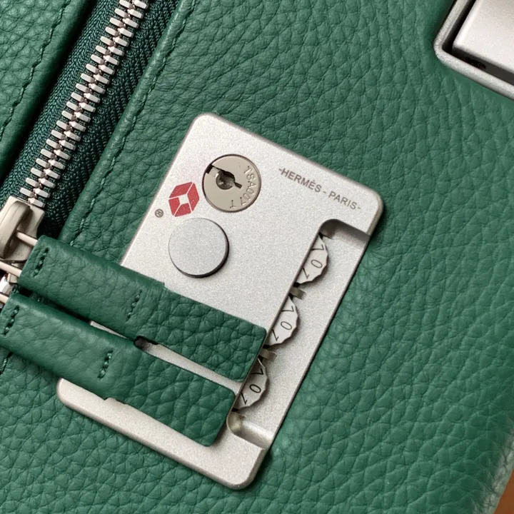 スーパーコピー シャネル スーツケース