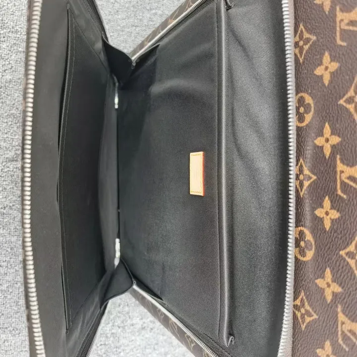 スーパーコピー ルイヴィトン スーツケース