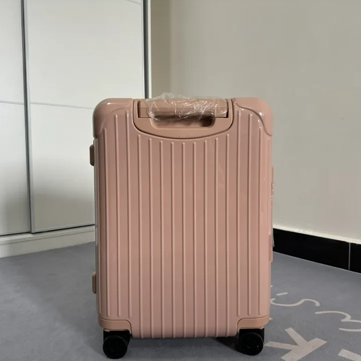 スーパーコピー リモワ スーツケース