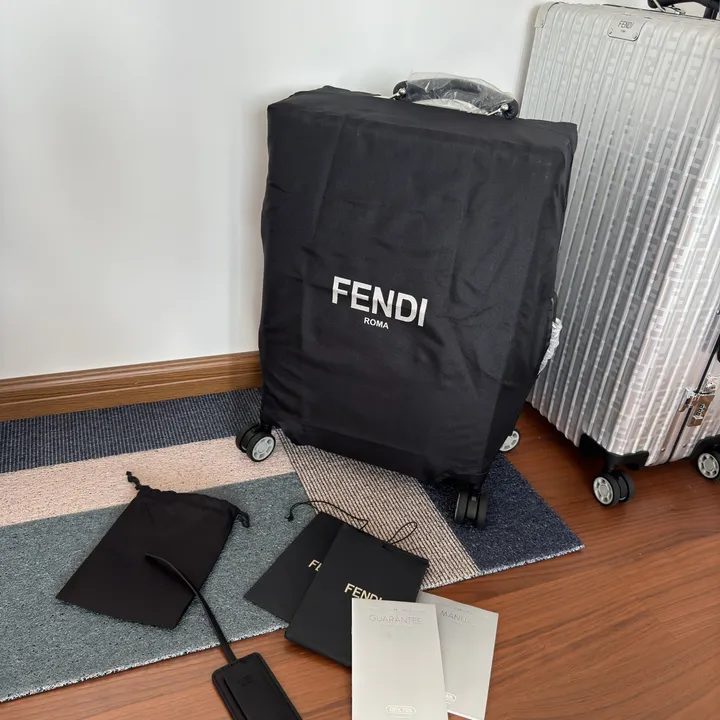 スーパーコピー フェンディ スーツケース