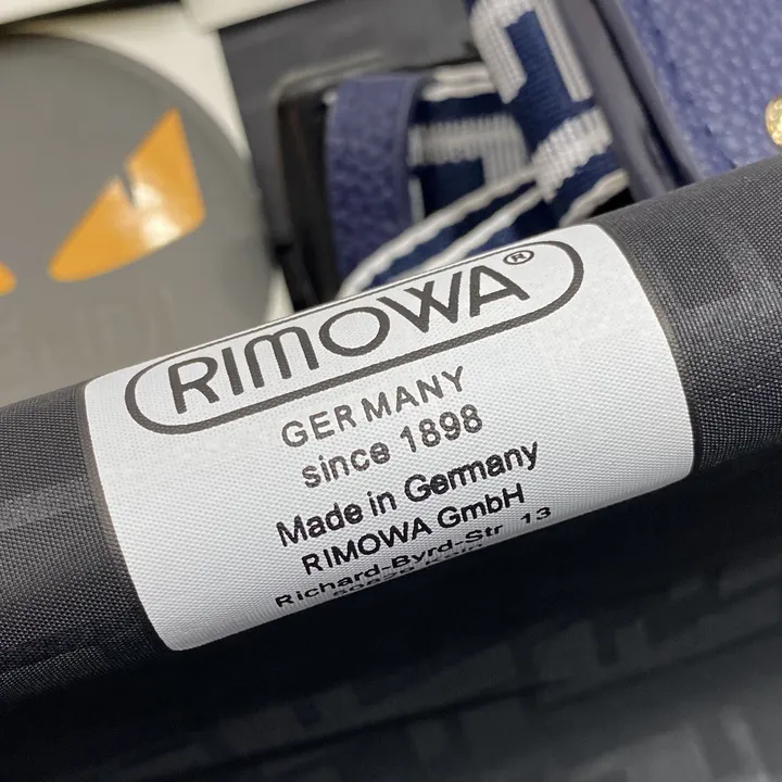 スーパーコピー フェンディ スーツケース