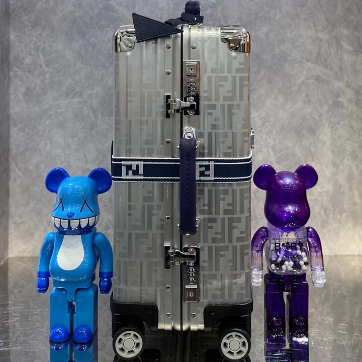 スーパーコピー フェンディ スーツケース