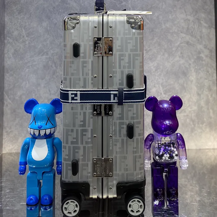 スーパーコピー フェンディ スーツケース