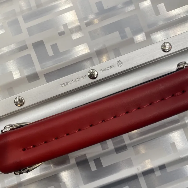 スーパーコピー フェンディ スーツケース