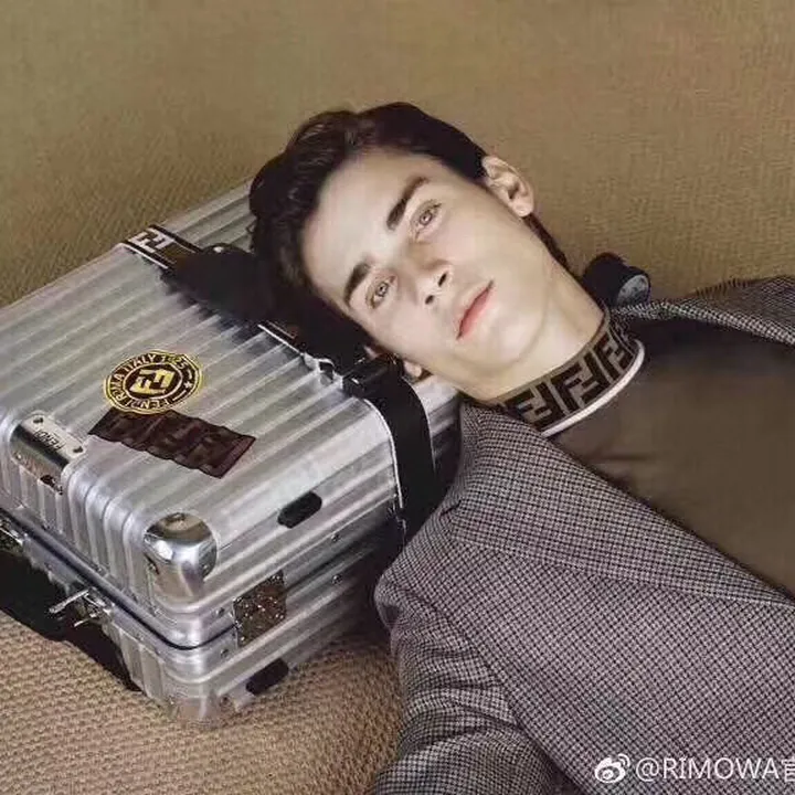 スーパーコピー フェンディ スーツケース