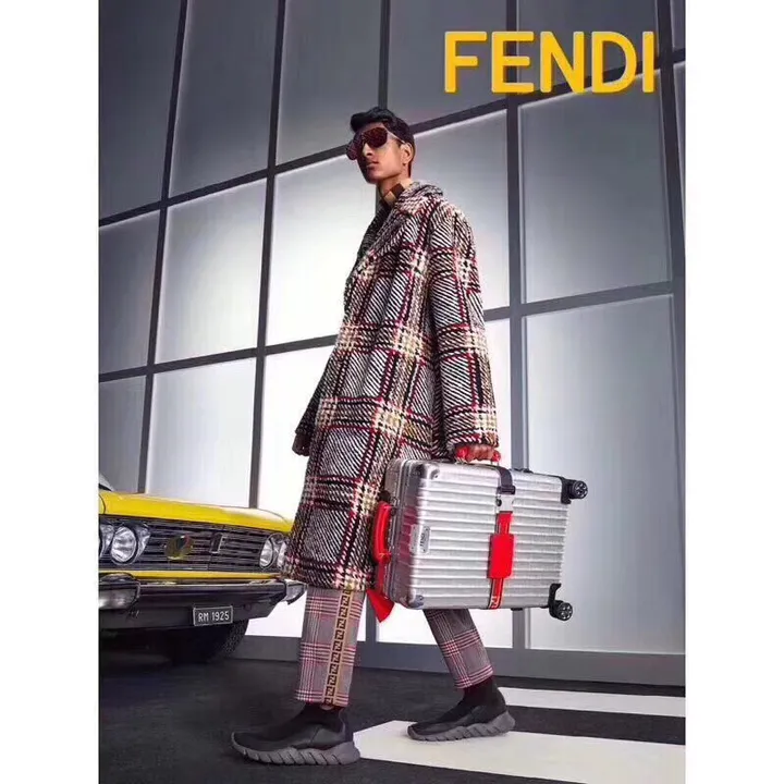 スーパーコピー フェンディ スーツケース