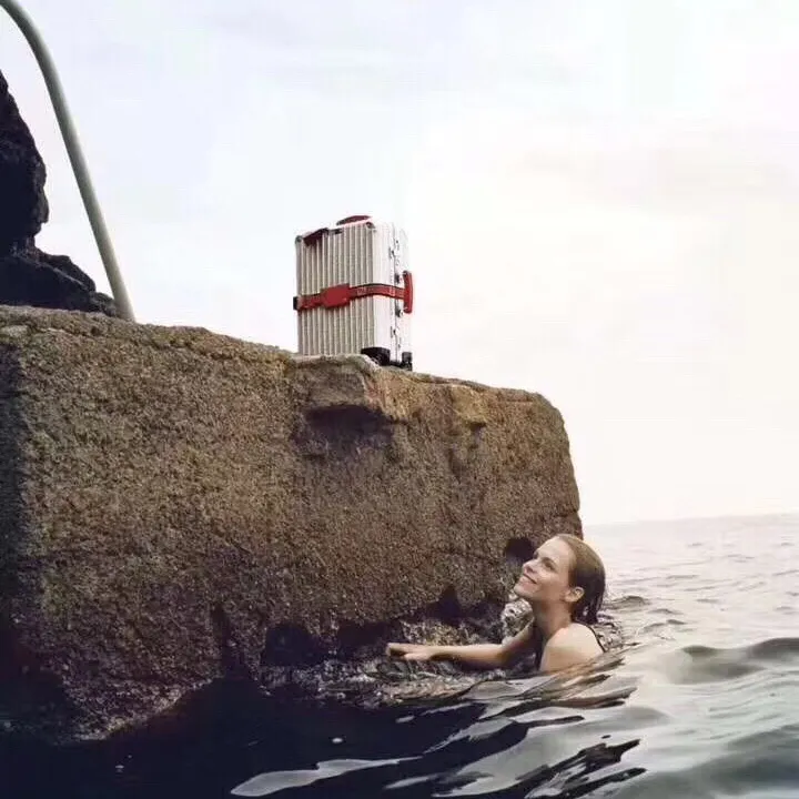 スーパーコピー フェンディ スーツケース