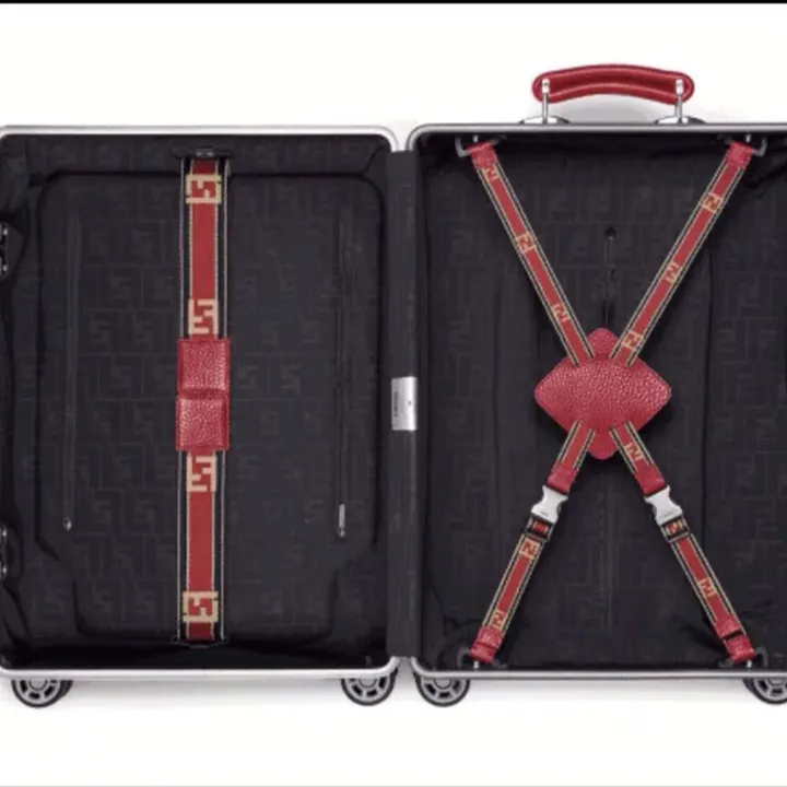スーパーコピー フェンディ スーツケース