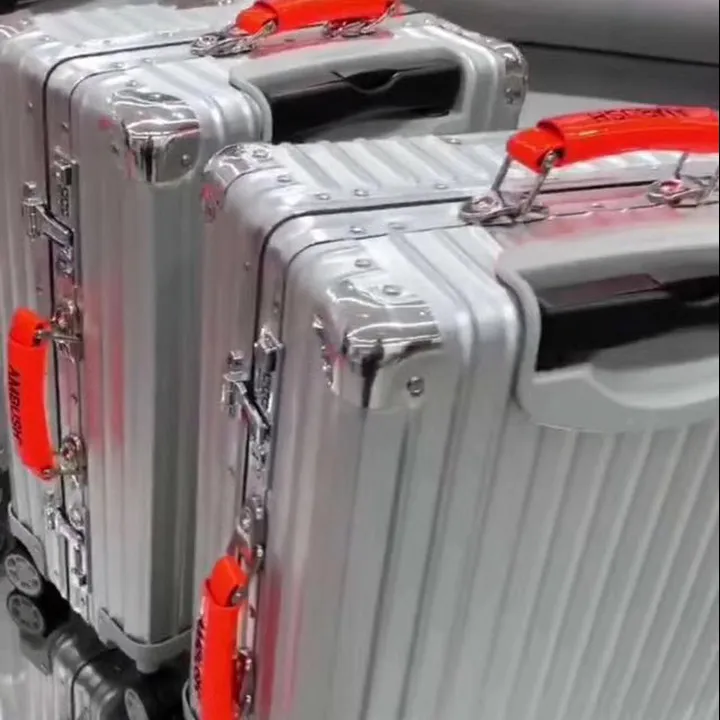 スーパーコピー リモワ スーツケース