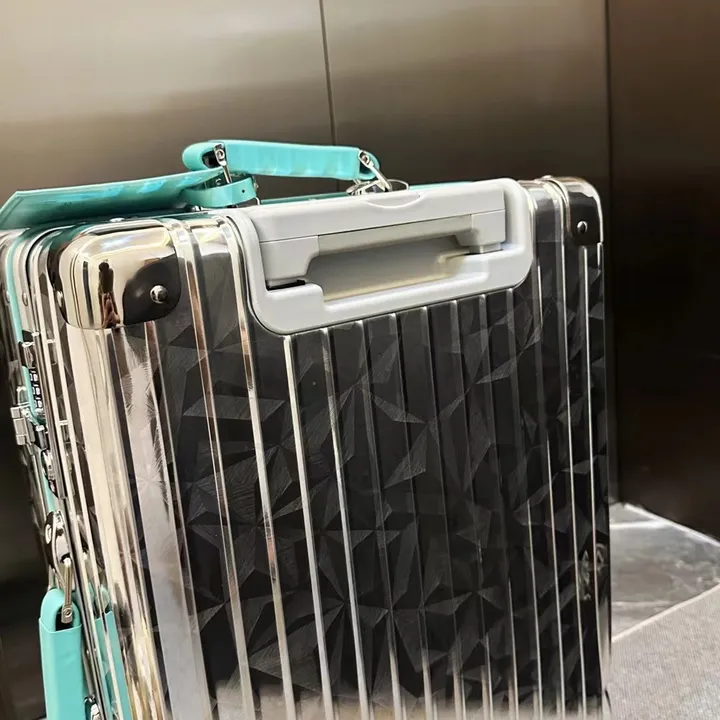 スーパーコピー ティファニー スーツケース