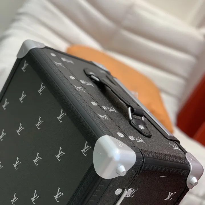 スーパーコピー ルイヴィトン スーツケース