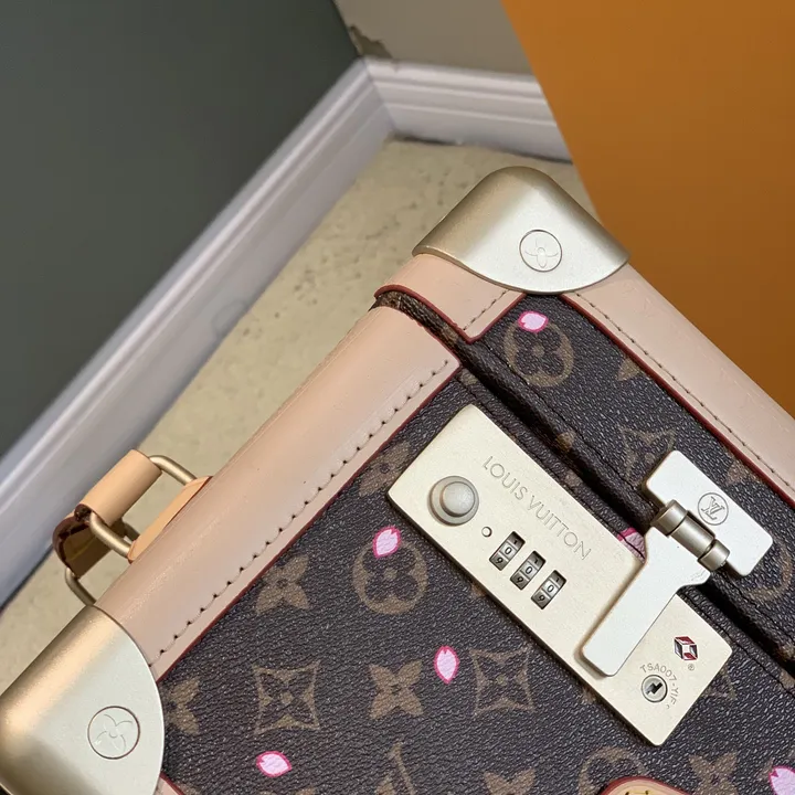 スーパーコピー ルイヴィトン スーツケース