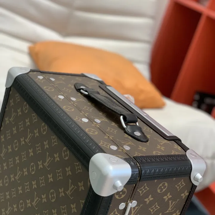 スーパーコピー ルイヴィトン スーツケース