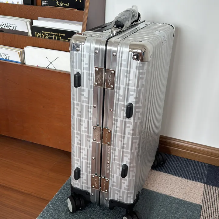 スーパーコピー ディオール スーツケース