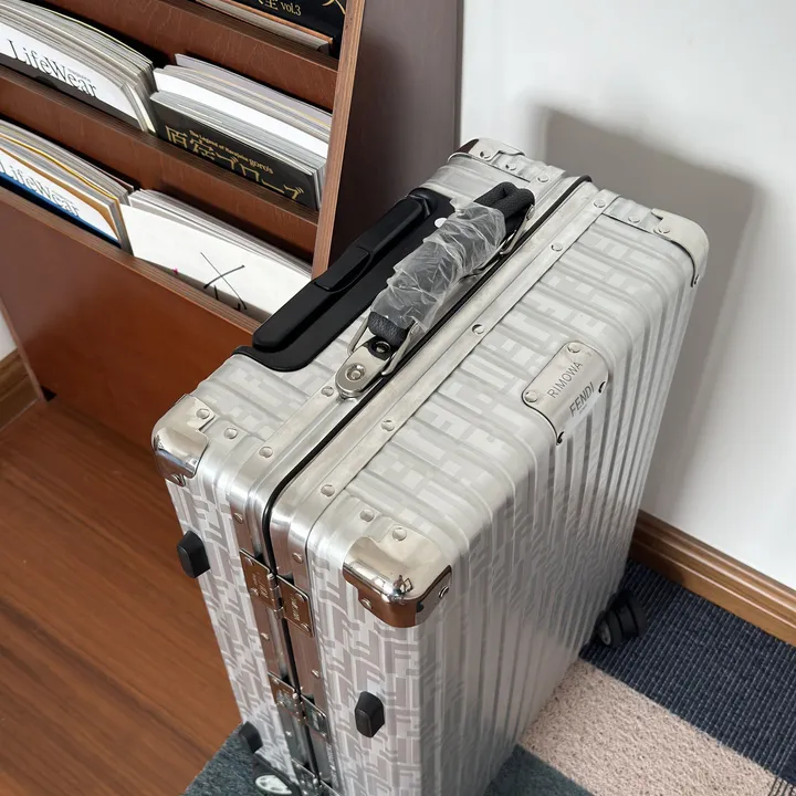 スーパーコピー ディオール スーツケース