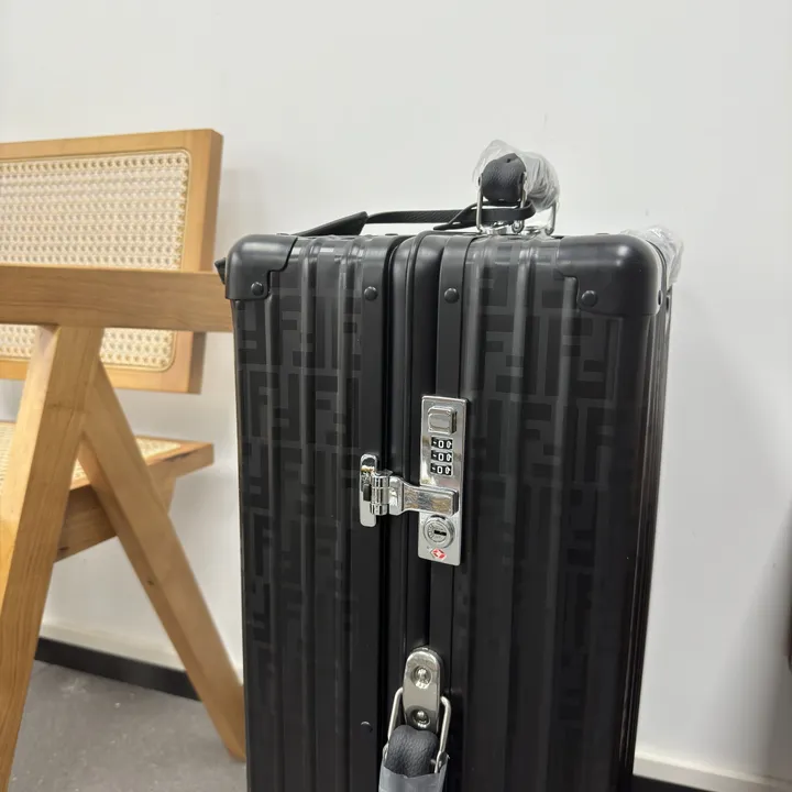 スーパーコピー ディオール スーツケース