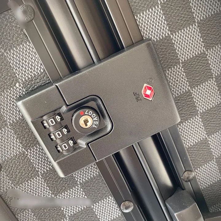 スーパーコピー ルイヴィトン スーツケース