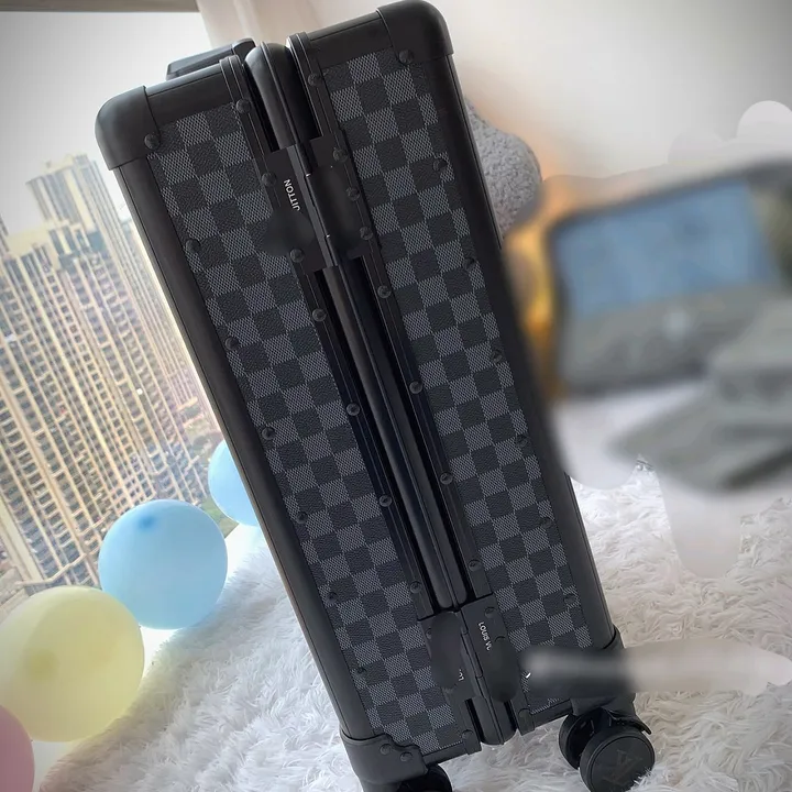 スーパーコピー ルイヴィトン スーツケース