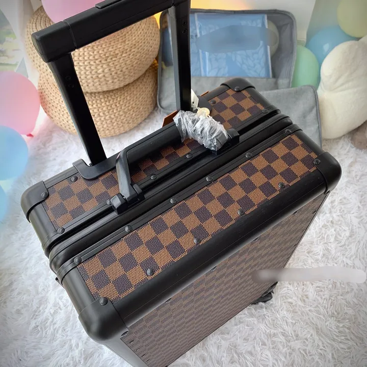 スーパーコピー ルイヴィトン スーツケース