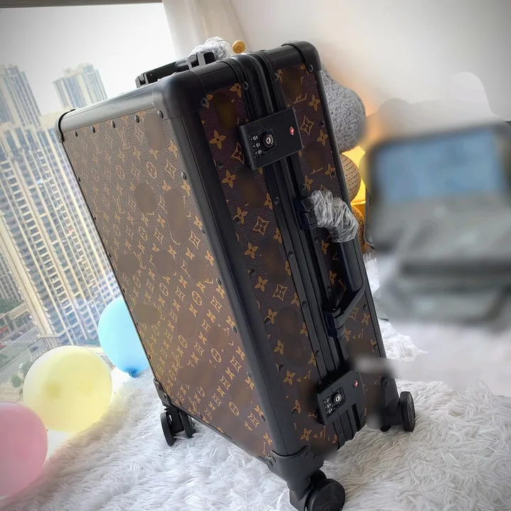 スーパーコピー ルイヴィトン スーツケース