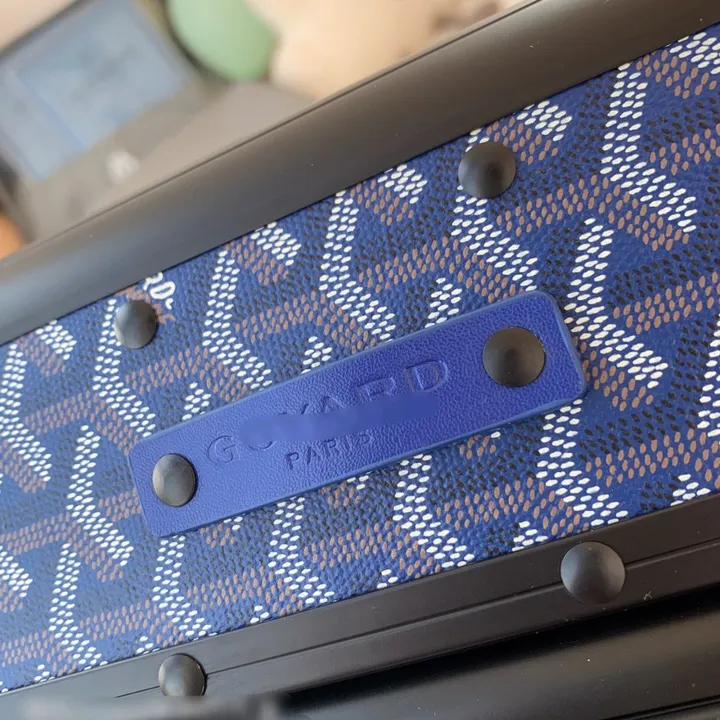 スーパーコピー フェンディ スーツケース