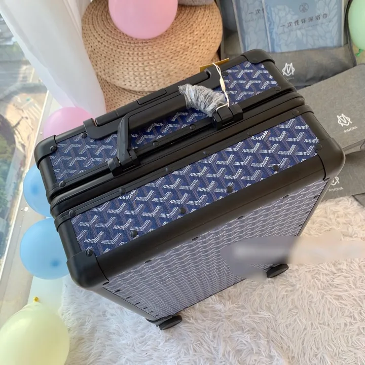 スーパーコピー フェンディ スーツケース