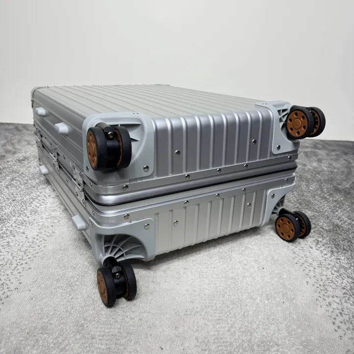 スーパーコピー リモワ スーツケース